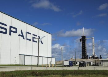 SpaceX to launch billionaire's pvt crew on breakthrough spacewalk mission |  Tech News - Business Standard
